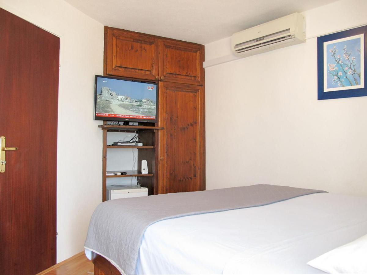 Ivo - Mka230 By Interhome