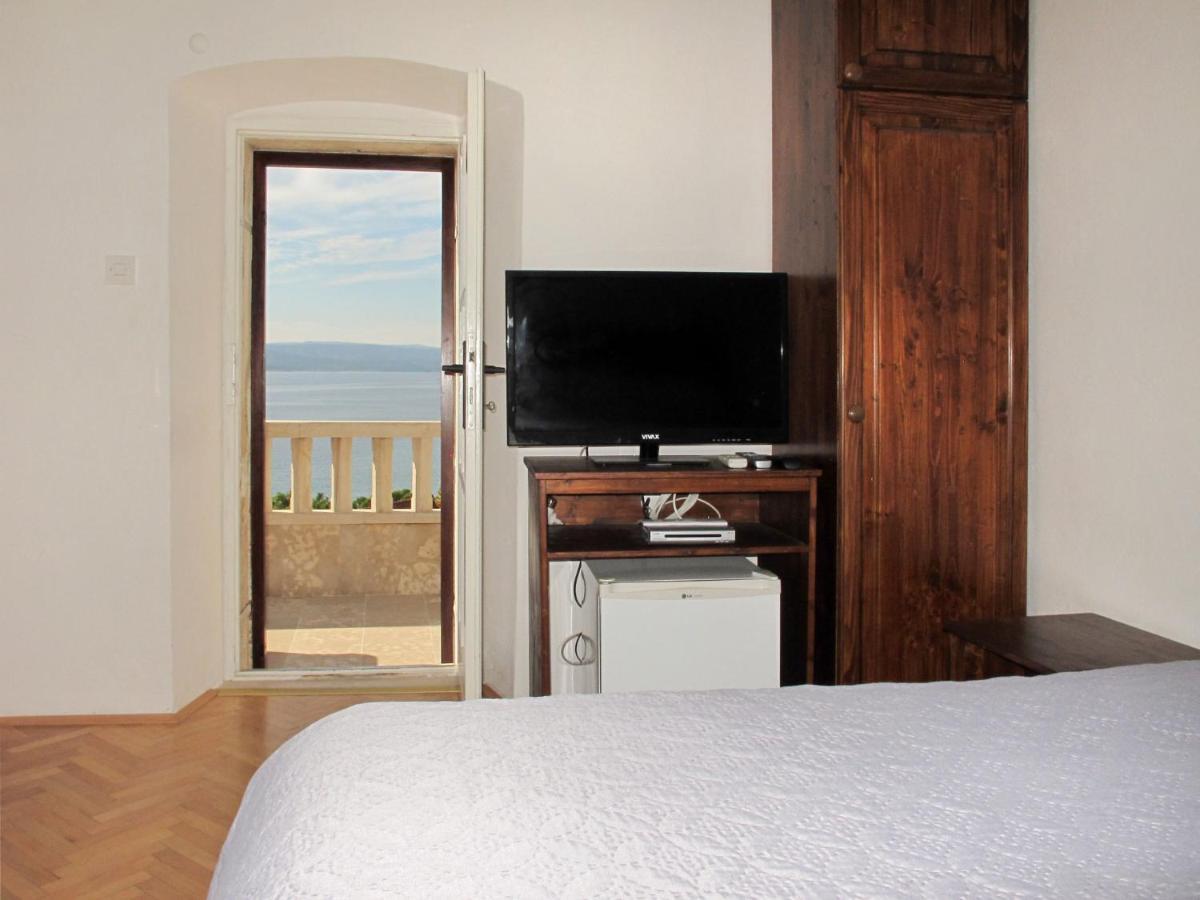 Ivo - Mka230 By Interhome *