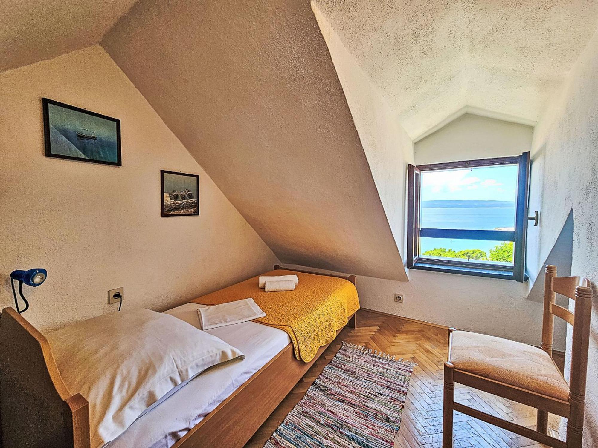 Ivo - Mka230 By Interhome *
